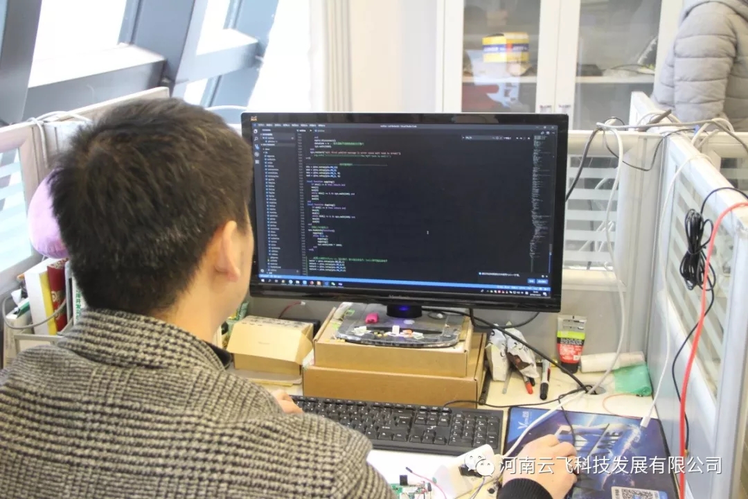 �R������Ƭ4